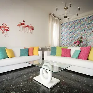 Flamingo & Cactus By The Sea Apartment